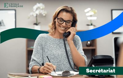 Femme au téléphone