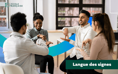 Groupe de personnes discutant en LSF